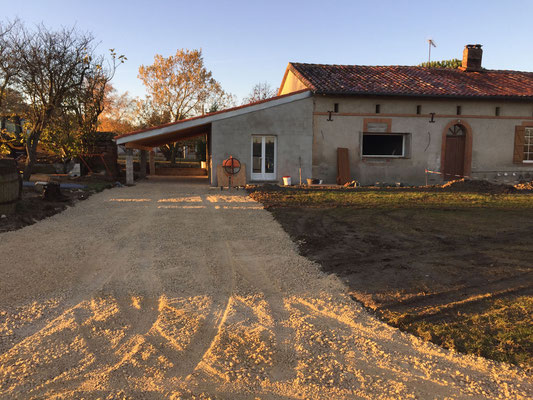 Extension avec aire de parkage