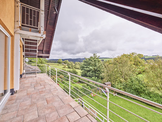 Aussicht von Balkon Haus Eifelsonne