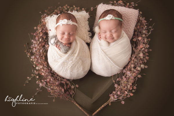Zwillingsnewbornshooting im Fotostudio Lichtenstein