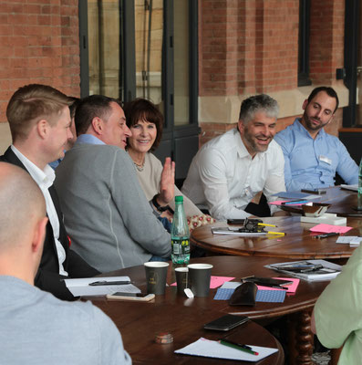 Presentations and round table discussions on compaction simulators in R&D | © MEDELPHARM