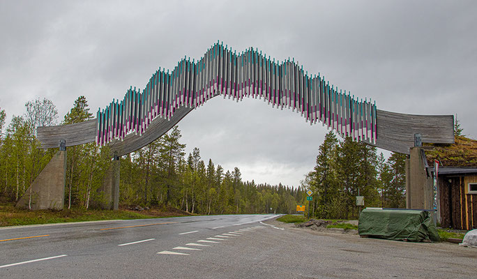 Porten til Nord-Norge  -  das Nordlandstor  ist das Tor nach Nord-Norwegen, das im Übergang zwischen den Regionen Trøndelag und Nordland liegt.