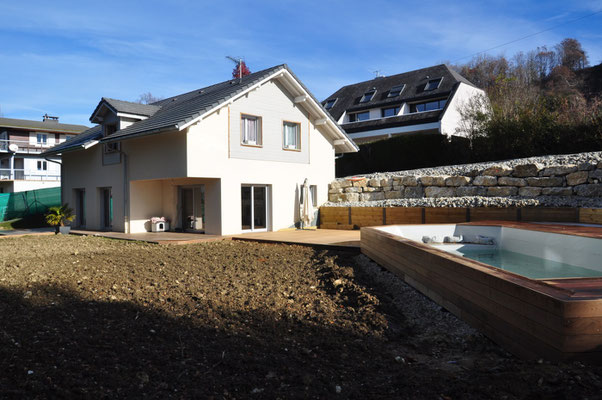 Photo du terrain en cours d'aménagement paysager, par évo green design