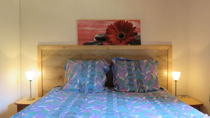 Slaapkamer met dubbel bed