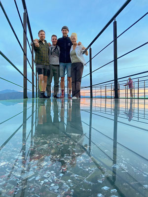 Group picture at the mirador.