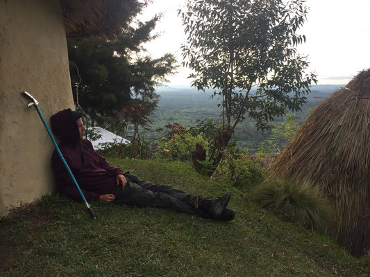 Jelmer mentally preparing for the big hike. © Gert Jan Verspui