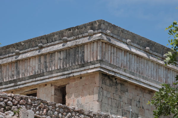 The House of the Turtles features several carved turtles.