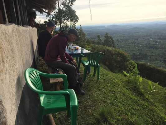 Breakfast with a view on massive scale habitat destruction. © Gert Jan Verspui