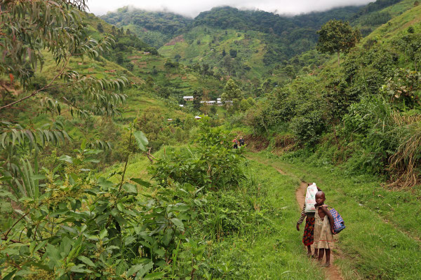 These little girls were our hiking companions for some time. In the distance the forest starts to become visible.