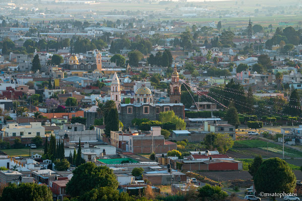 São Pedro Cholula - Localiza-se no centro oeste do México, uma cidade muito colorida e charmosa e possue muitas igrejas. 