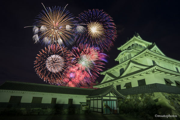 25 - Província de SHIGA. Hanabi no castelo de Nagahama, localizado na cidade homônima.