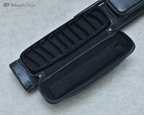 BD〉パーティション付きのロングポケットが特徴。『JB CASES』の BD〉パーティション付きのロングポケットが特徴。『JB CASES』の