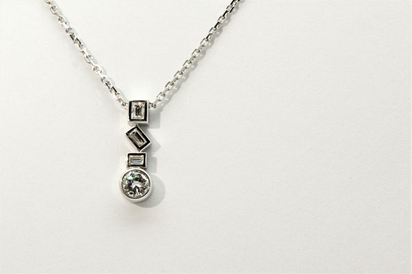 pendentif or blanc diamants rond et baguettes