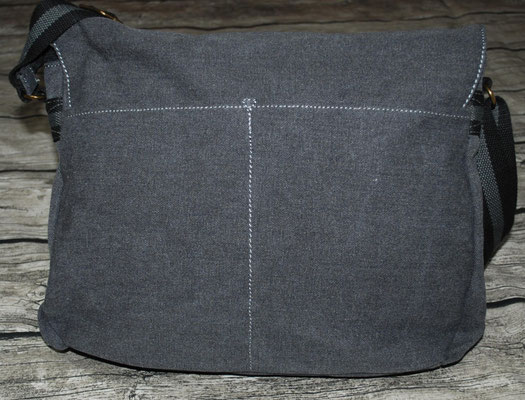 Tasche Rückseite mit 2 Einstecktaschen
