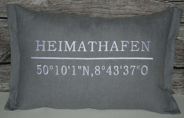 graues Leinen, Stickerei weiß