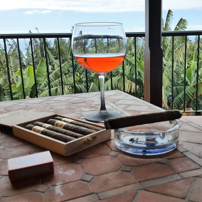 Genießen auf einer Terrasse im Bereich Tijarafe