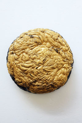貪の塊　　　PPポリプロピレン、準金泥　　240×240×60mm　　