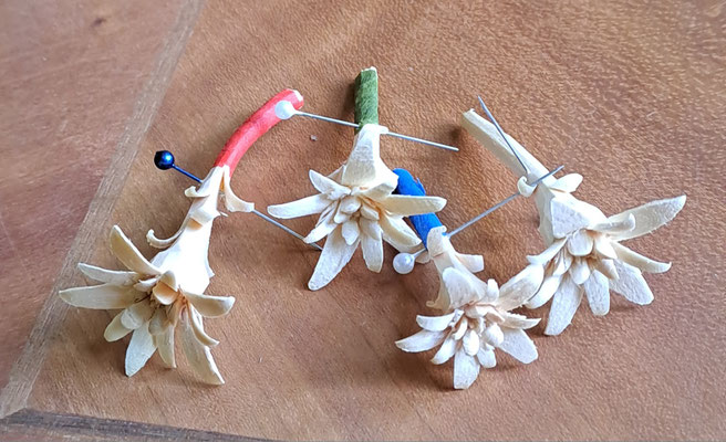 Edelweiss handgeschnitzt Anstecker