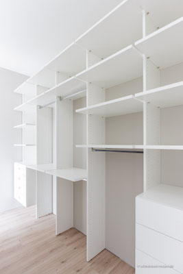 Begehbarer Kleiderschrank, Innenansicht