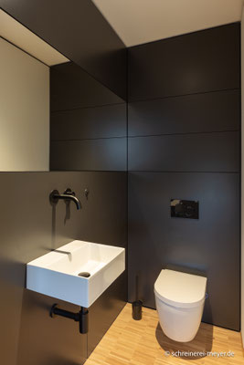 Einbaumöbel Gäste-WC / Entwurf: Gronych + Dollega Architekten