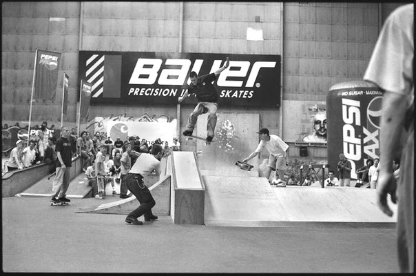 Gap to frontside lipslide, Julian Dykmans. Anderlecht, Bruxelles. 1998