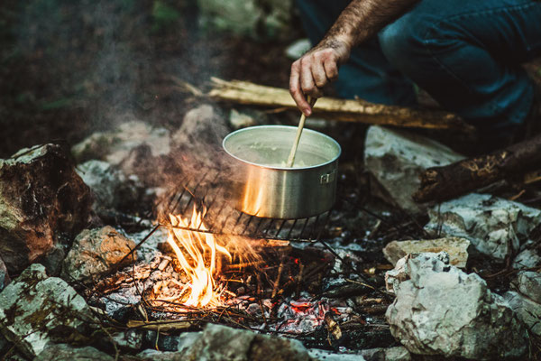 Basiskurs Wildnis: Feuer machen & am Lager kochen – Wildküche