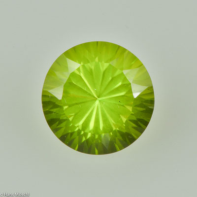 Peridot • 4,24 ct • rund • 10 mm • verarbeitet