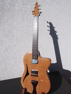 Halbakustische E-Gitarre aus Eiche und Wenge - www.bernd-oetzmann.de