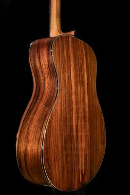 Gitarre aus Madagaskar Palisander, gefertigt von Lukas Kowalski http://www.lukas-kowalski.com/