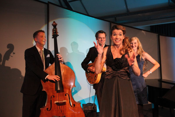 Jazzband aus Berlin mit der wunderbaren Anke Engelke - Jazz Royal
