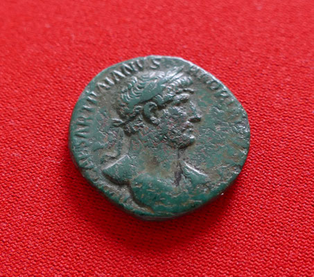 Bronzemünze von Kaiser Hadrian (117-138 n.Chr.) - Nominal: 1 As - Ansicht: Kaiser Hadrian 