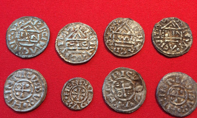 Rückseite: 7 Denare und 1 Obol von Heinrich II (985-995), verschiedene Münzmeister: GVAL, ECCO, ELLN, SIC