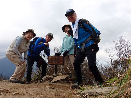 5/8 西赤石山山頂((1,625.7ｍ)にて