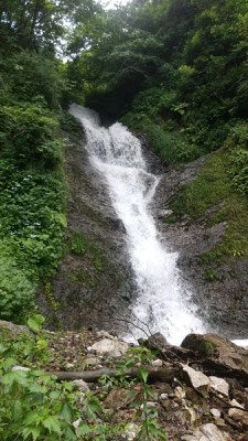 水量が圧巻、経ヶ滝
