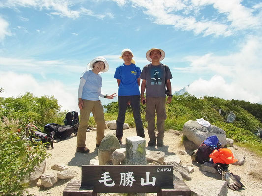 毛勝山山頂にて