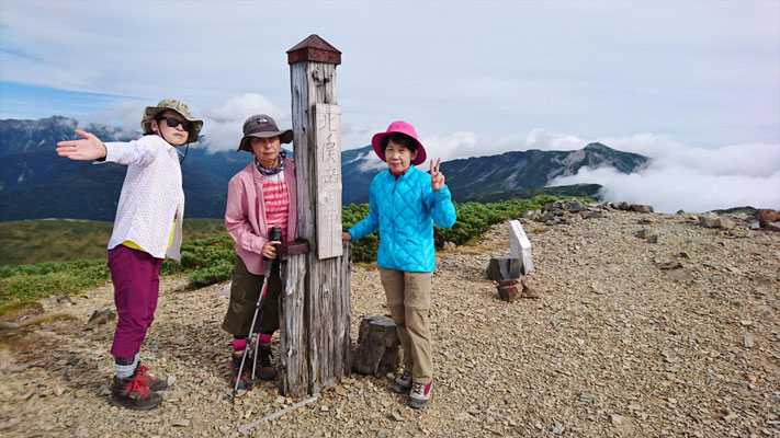 こちらは、黒部五郎岳(2,839.7m)をバックに