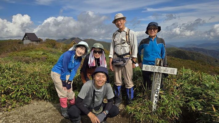 10/8 白神岳(1.232.4ｍ)山頂にて
