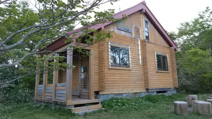 きれいに整備されている神鳩の宮避難小屋