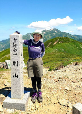 別山山頂にてＹ森です。大眺望が待ってました