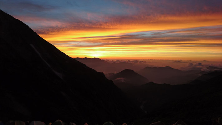 五竜山荘前から、燃えるような夕焼け