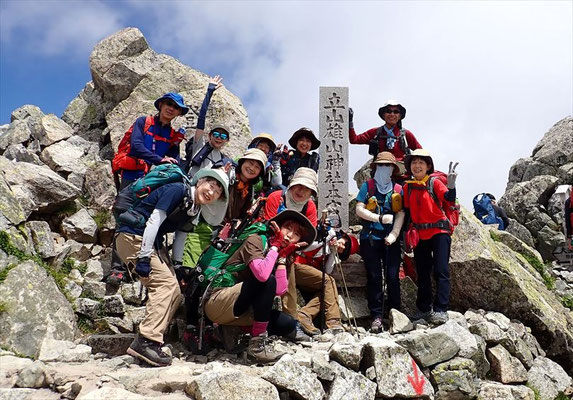 雄山山頂に全員到着