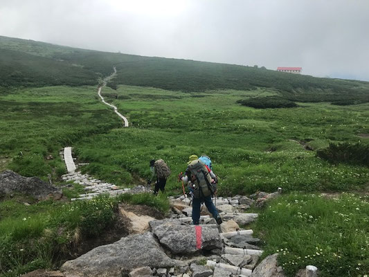 五色が原山荘へ向かいます