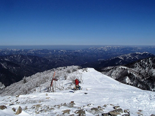 武奈ヶ岳山頂からの眺めです
