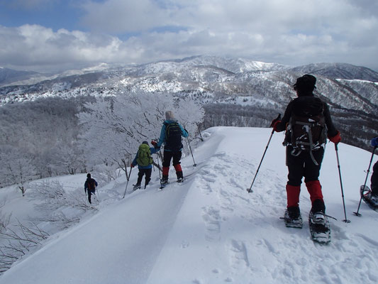 寒くなかったので山頂でゆっくり過ごした後下山です