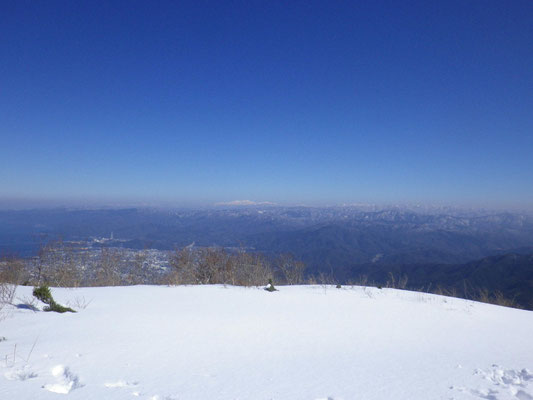 野坂岳山頂から白山方面の展望