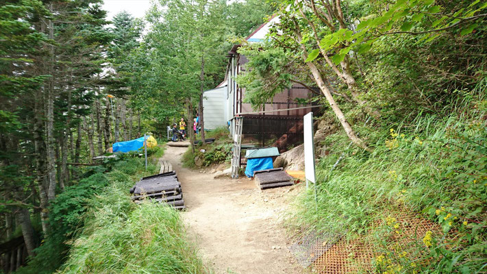 七丈小屋(通年営業)