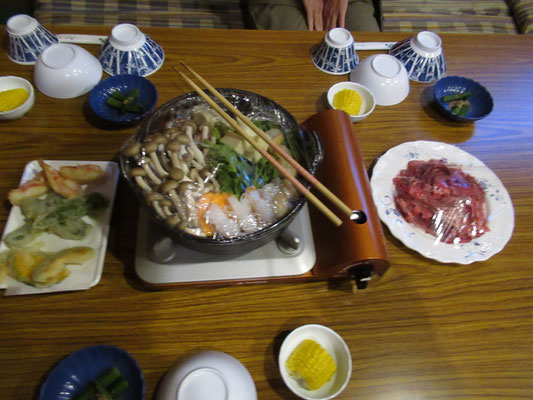 夕食は桜肉の鍋。温まります。