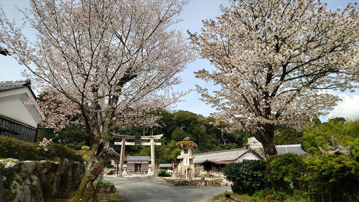 まずは、大炊神社前を通って