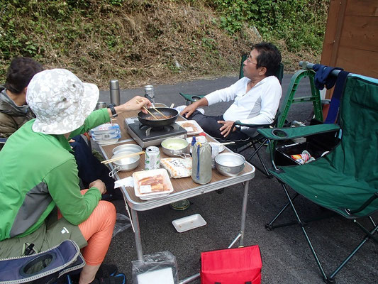 横山岳の方に移動してここでキャンプ