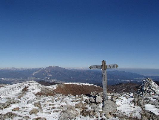 ここが霊仙山最高地点(1098m)