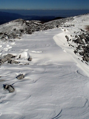 霊仙山からの下山の時もきれいな雪を踏みしめて